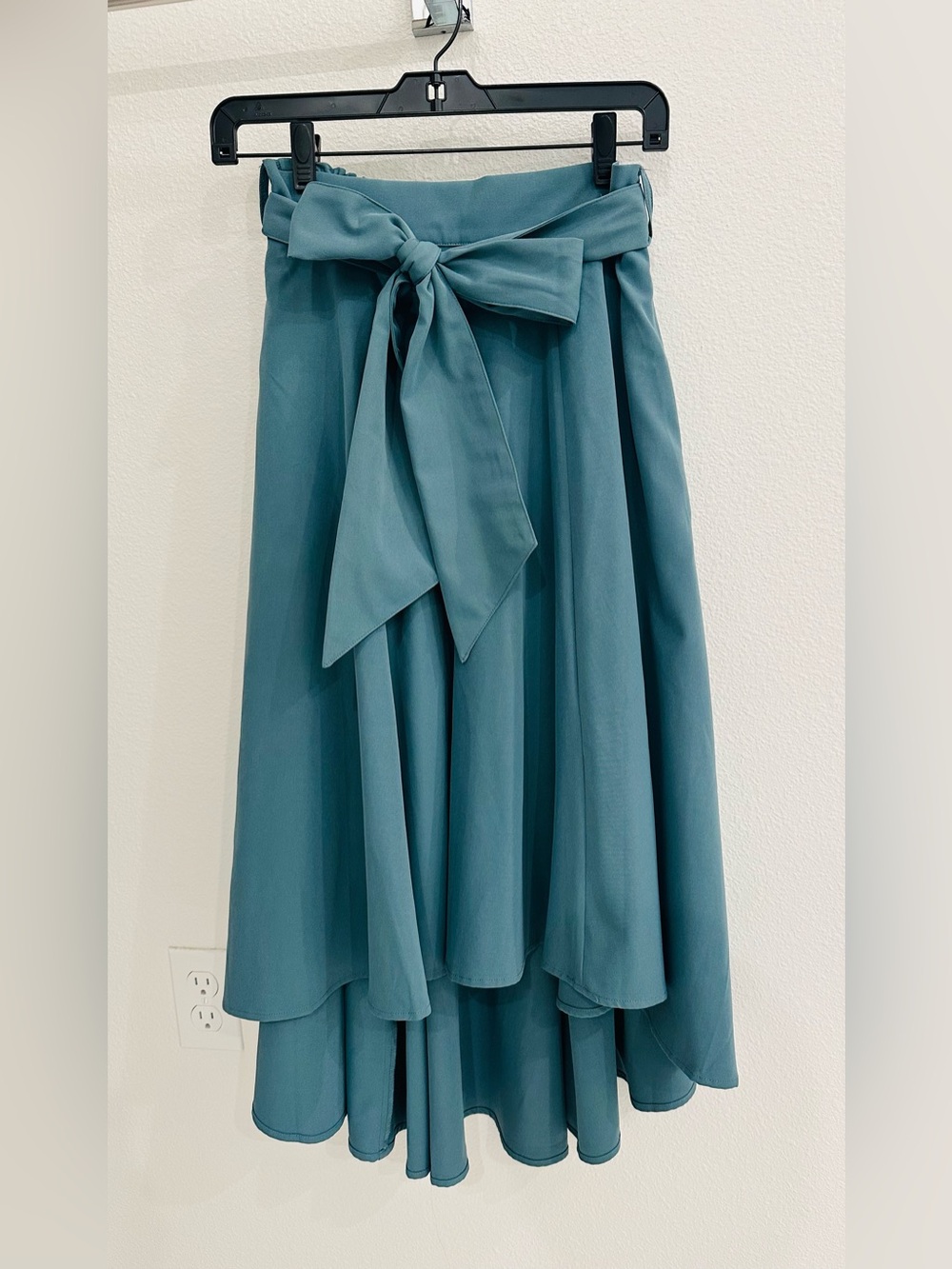 Axes Femme Teal High-Low Skirt
